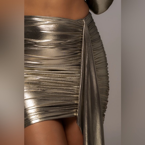 🔥HOT ITEM!🔥 2-Piece Metallic Skirt Set - Picture 5 of 6